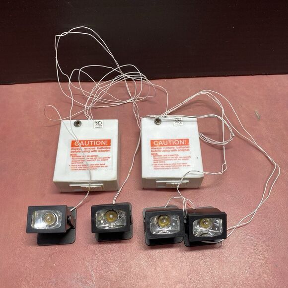 2 Sets Dept 56 Village Spotlights Working #52611 w/One Set of Replacement Bulbs - Picture 1 of 15
